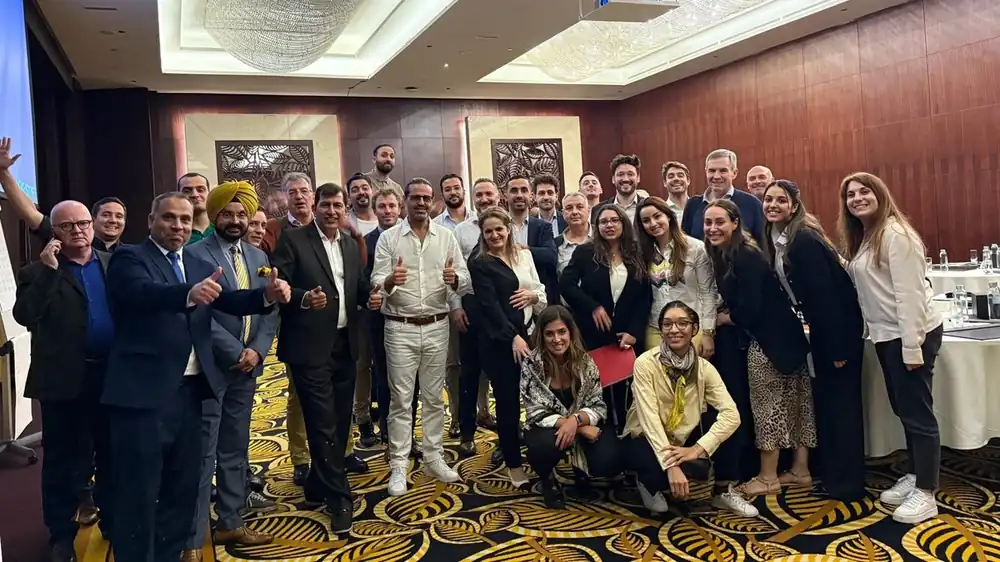 Rajiv Sharma leading a corporate leadership training programme